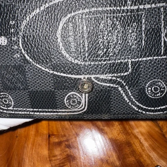 LIMITED EDITION Louis Vuitton Damier Graphite Trunks Agenda has been repurposed - Picture 14 of 17